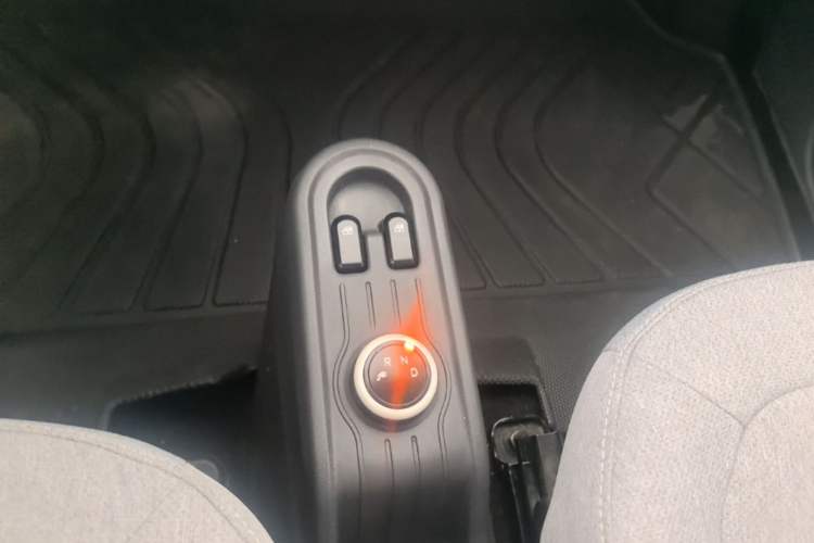 Used Wuling Hongguang MINIEV 2022 Macaron Fashion Edition Lithium-Nickel-Cobalt-Alpha-oxide Gear Lever