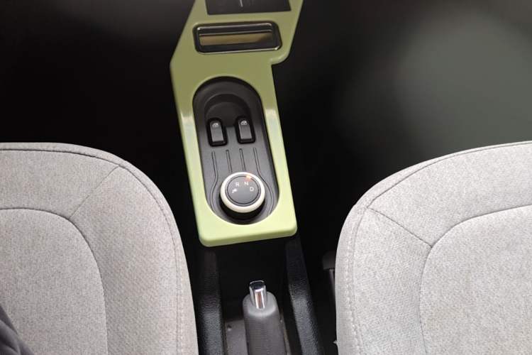 Used Wuling Hongguang MINIEV 2022 Macaron Premium Model – Lithium Iron Phosphate Gear Lever