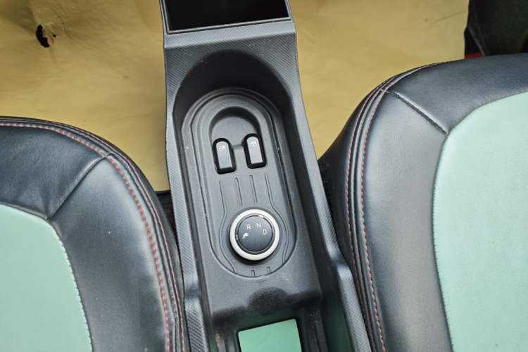 Used Wuling Hongguang MINIEV 2022 Macaron Fashion Edition Lithium-Nickel-Cobalt-Alpha-oxide Gear Lever