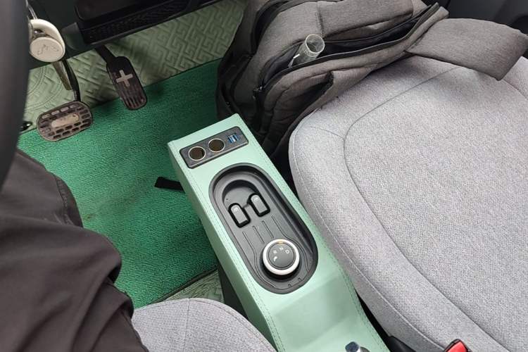 Used Wuling Hongguang MINIEV 2022 Macaron Premium Model – Lithium Iron Phosphate Gear Lever