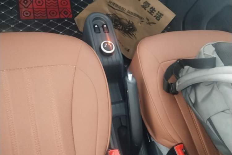 Used Wuling Hongguang MINIEV 2022 Macaron Premium Model – Lithium Iron Phosphate Gear Lever