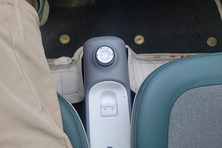 Used Wuling Hongguang MINIEV 2022 GAMEBOY 200km Gaming Edition with Lithium Iron Phosphate Gear Lever
