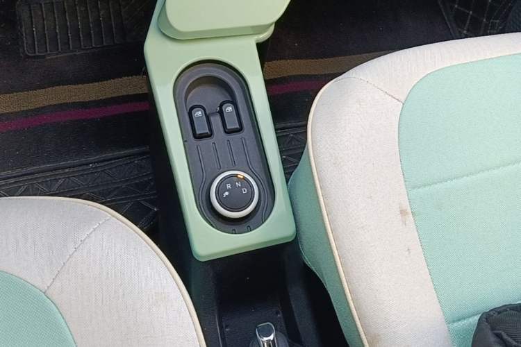 Used Wuling Hongguang MINIEV 2022 Macaron Premium Model – Lithium Iron Phosphate Gear Lever