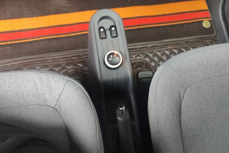 Used Wuling Hongguang MINIEV 2022 Macaron Premium Model – Lithium Iron Phosphate Gear Lever