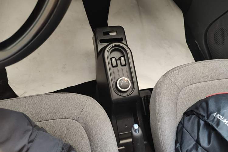 Used Wuling Hongguang MINIEV 2022 Macaron Premium Model – Lithium Iron Phosphate Gear Lever