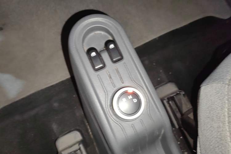 Used Wuling Hongguang MINIEV 2022 Macaron Premium Model – Lithium Ternary Battery Gear Lever