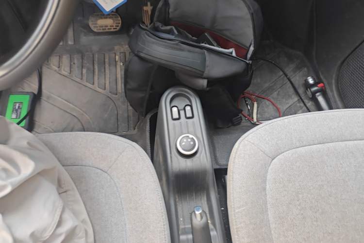 Used Wuling Hongguang MINIEV 2022 Macaron Fashion Edition Lithium-Nickel-Cobalt-Alpha-oxide Gear Lever