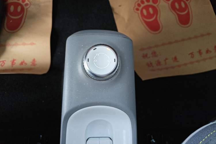 Used Wuling Hongguang MINIEV 2022 GAMEBOY 200km Play Edition with Lithium Iron Phosphate Gear Lever
