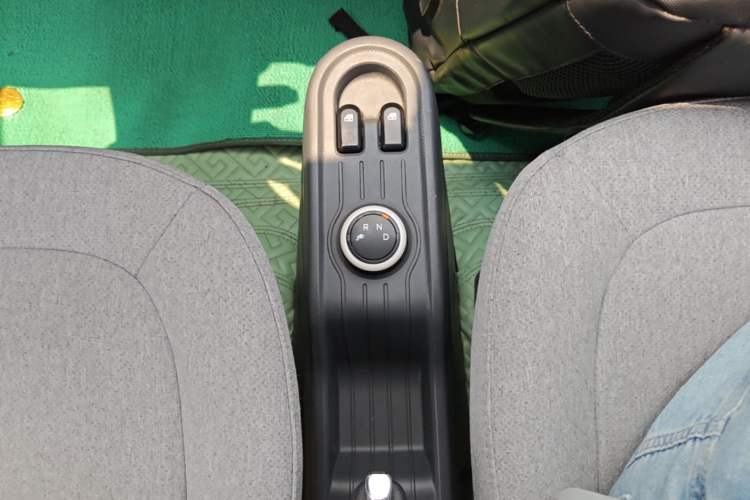 Used Wuling Hongguang MINIEV 2022 Macaron Premium Model – Lithium Iron Phosphate Gear Lever