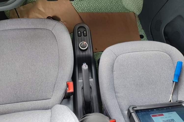 Used Wuling Hongguang MINIEV 2022 Macaron Premium Model – Lithium Iron Phosphate Gear Lever