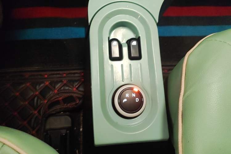 Used Wuling Hongguang MINIEV 2022 Macaron Premium Model – Lithium Iron Phosphate Gear Lever