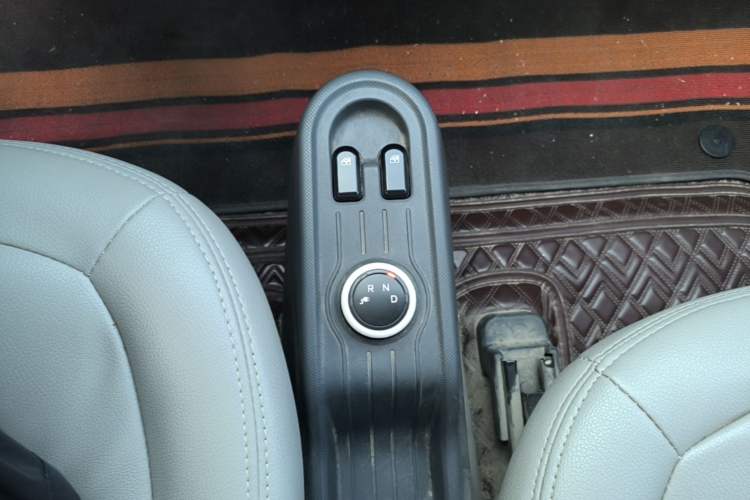 Used Wuling Hongguang MINIEV 2022 Macaron Premium Model – Lithium Iron Phosphate Gear Lever