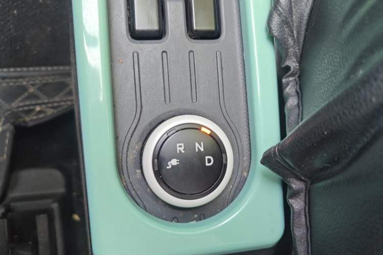 Used Wuling Hongguang MINIEV 2022 Enjoy Edition Lithium-Ion Battery Gear Lever