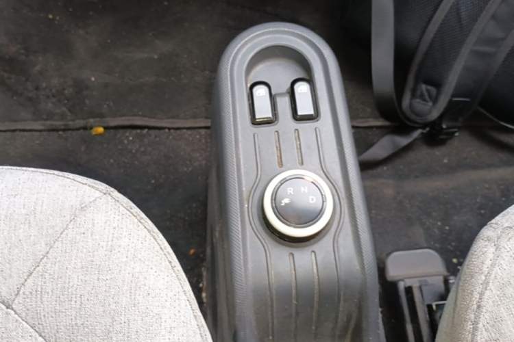 Used Wuling Hongguang MINIEV 2022 Macaron Premium Model – Lithium Iron Phosphate Gear Lever