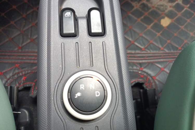 Used Wuling Hongguang MINIEV 2022 Macaron Premium Model – Lithium Ternary Battery Gear Lever