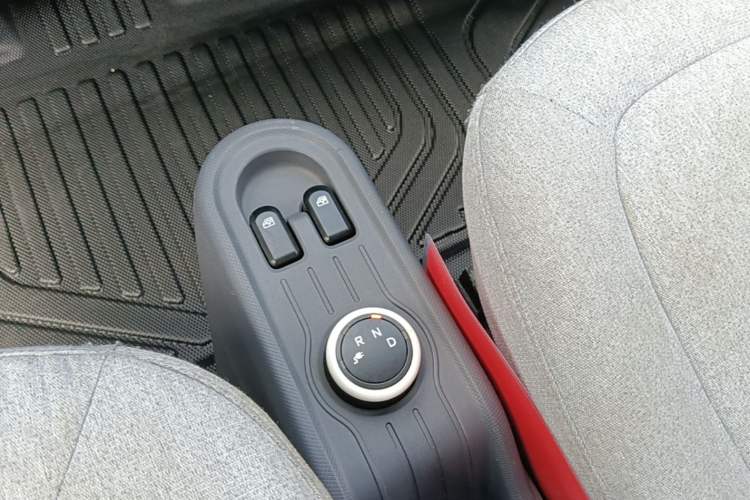Used Wuling Hongguang MINIEV 2022 Macaron Premium Model – Lithium Iron Phosphate Gear Lever