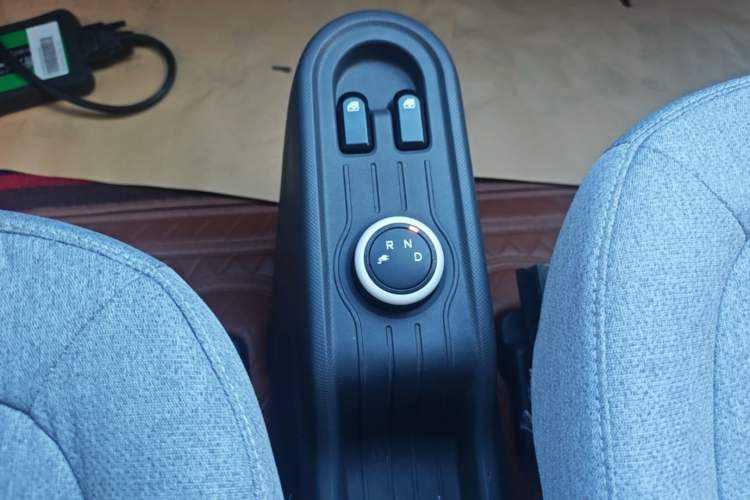 Used Wuling Hongguang MINIEV 2022 Macaron Premium Model – Lithium Iron Phosphate Gear Lever