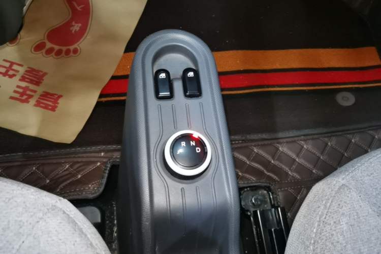 Used Wuling Hongguang MINIEV 2022 Macaron Fashion Model Lithium Iron Phosphate Gear Lever