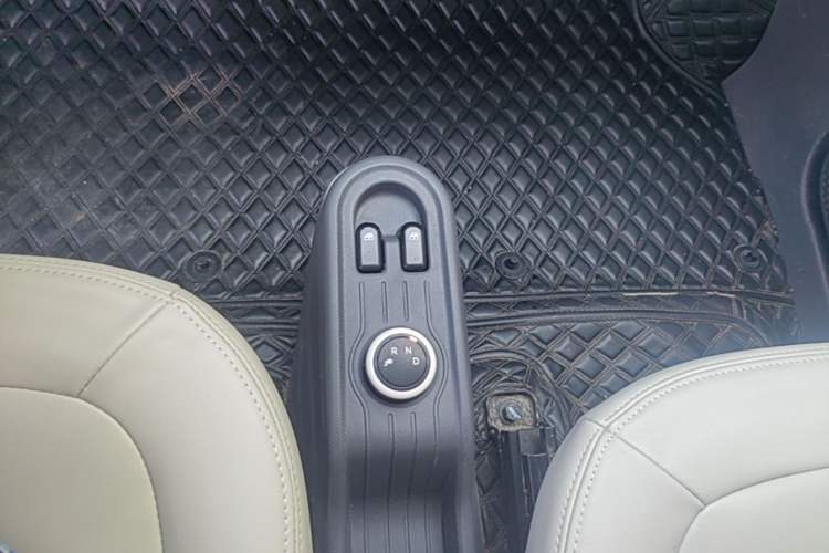 Used Wuling Hongguang MINIEV 2022 Macaron Fashion Edition Lithium-Nickel-Cobalt-Alpha-oxide Gear Lever