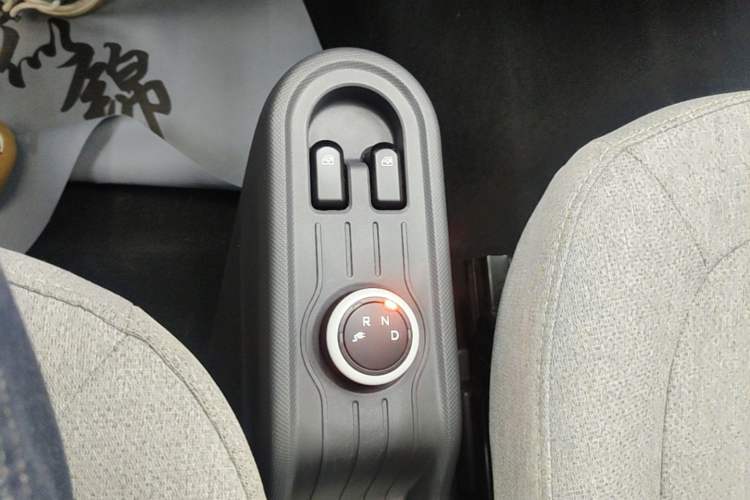 Used Wuling Hongguang MINIEV 2022 Macaron Premium Model – Lithium Iron Phosphate Gear Lever