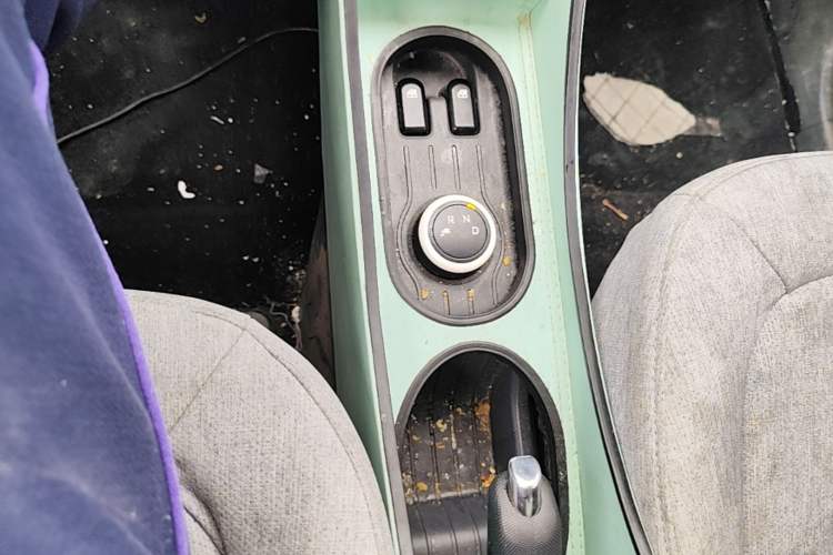 Used Wuling Hongguang MINIEV 2022 Macaron Premium Model – Lithium Iron Phosphate Gear Lever