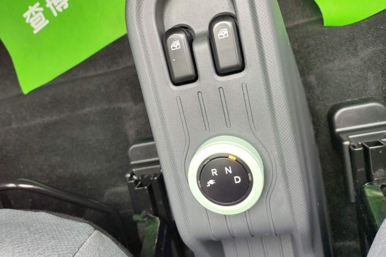 Used Wuling Hongguang MINIEV 2022 Macaron Premium Model – Lithium Iron Phosphate Gear Lever