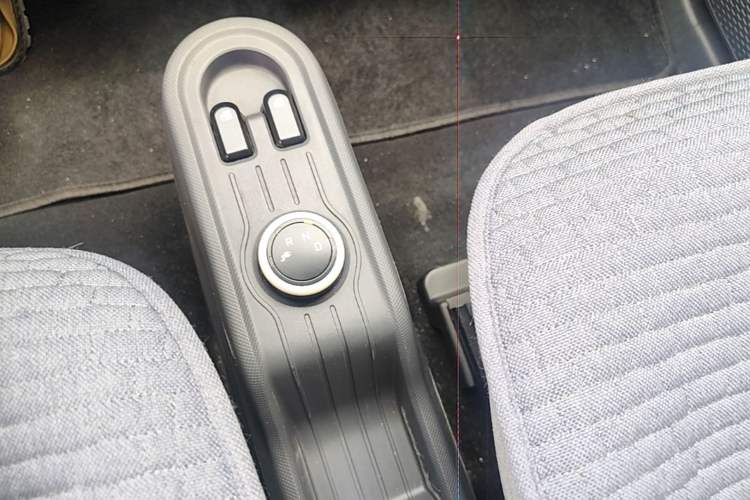 Used Wuling Hongguang MINIEV 2022 Macaron Fashion Model Lithium Iron Phosphate Gear Lever