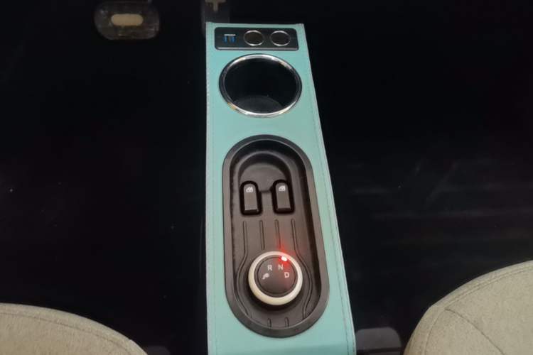 Used Wuling Hongguang MINIEV 2022 Macaron Premium Model – Lithium Iron Phosphate Gear Lever