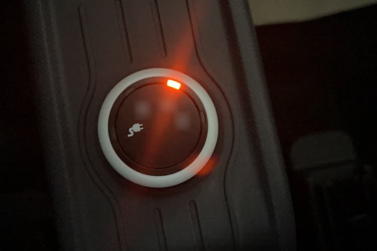 Used Wuling Hongguang MINIEV 2022 Macaron Premium Model – Lithium Iron Phosphate Gear Lever