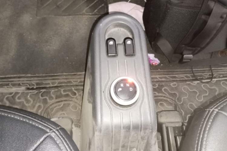 Used Wuling Hongguang MINIEV 2022 Macaron Fashion Edition Lithium-Nickel-Cobalt-Alpha-oxide Gear Lever