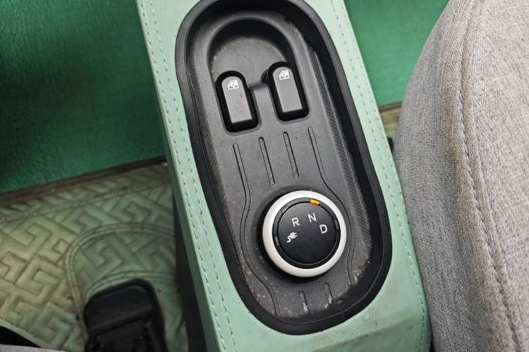 Used Wuling Hongguang MINIEV 2022 Macaron Premium Model – Lithium Iron Phosphate Gear Lever