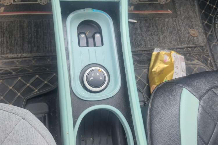 Used Wuling Hongguang MINIEV 2022 Macaron Fashion Model Lithium Iron Phosphate Gear Lever
