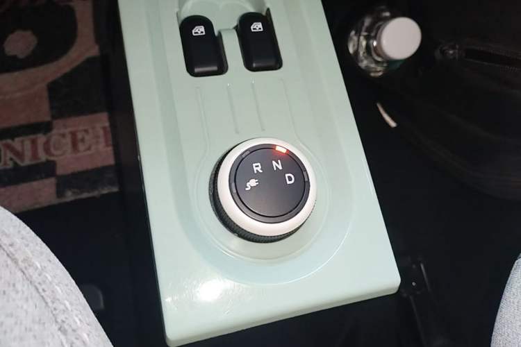 Used Wuling Hongguang MINIEV 2022 Macaron Premium Model – Lithium Iron Phosphate Gear Lever