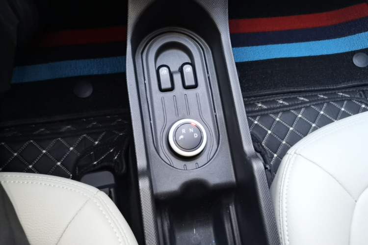 Used Wuling Hongguang MINIEV 2022 Macaron Premium Model – Lithium Iron Phosphate Gear Lever