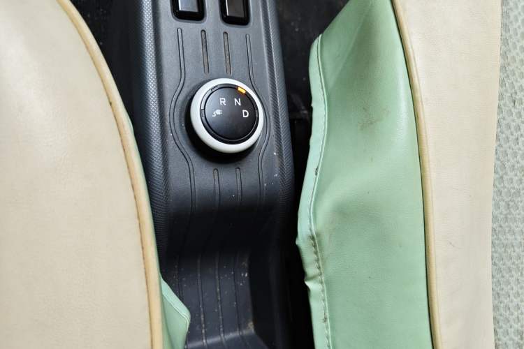 Used Wuling Hongguang MINIEV 2022 Macaron Premium Model – Lithium Iron Phosphate Gear Lever