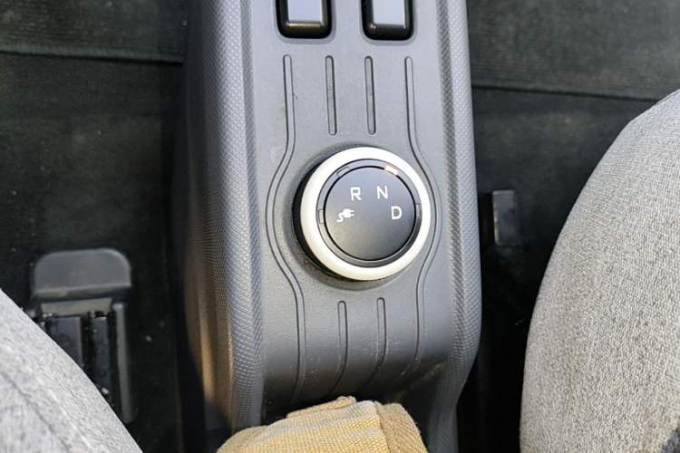 Used Wuling Hongguang MINIEV 2022 Macaron Premium Model – Lithium Iron Phosphate Gear Lever