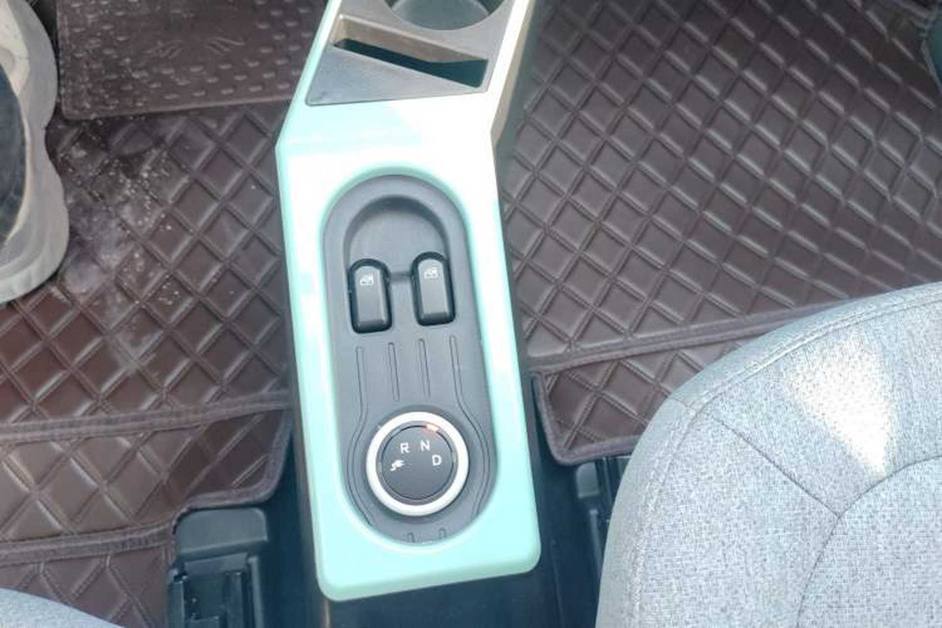 Used Wuling Hongguang MINIEV 2022 Macaron Premium Model – Lithium Ternary Battery Gear Lever