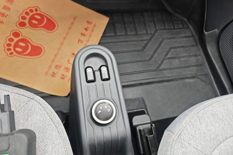 Used Wuling Hongguang MINIEV 2022 Macaron Premium Model – Lithium Iron Phosphate Gear Lever
