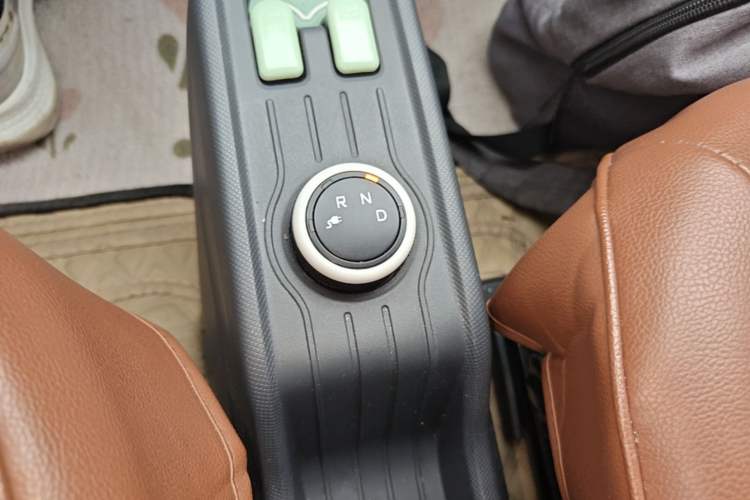 Used Wuling Hongguang MINIEV 2022 Macaron Premium Model – Lithium Iron Phosphate Gear Lever