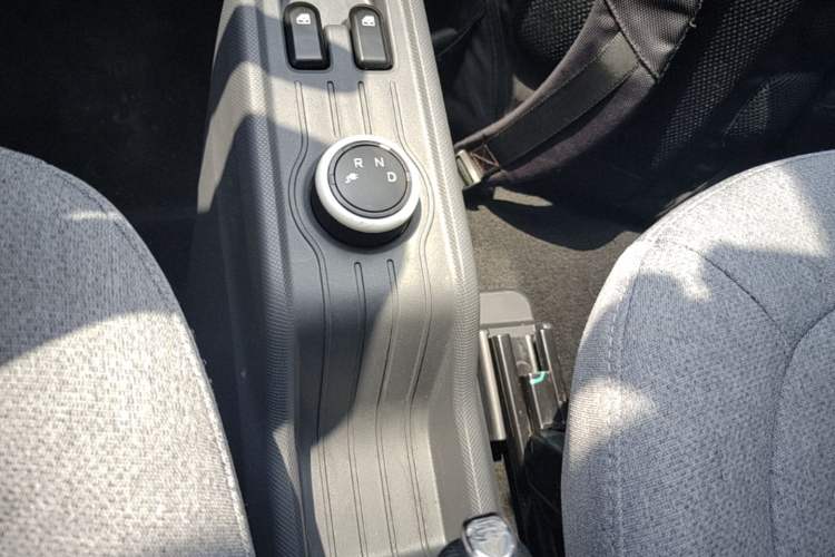 Used Wuling Hongguang MINIEV 2022 Macaron Premium Model – Lithium Iron Phosphate Gear Lever