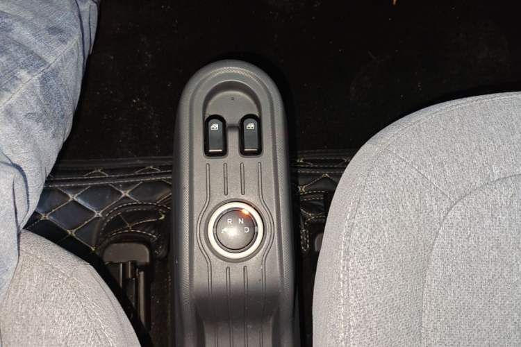 Used Wuling Hongguang MINIEV 2022 Macaron Premium Model – Lithium Iron Phosphate Gear Lever
