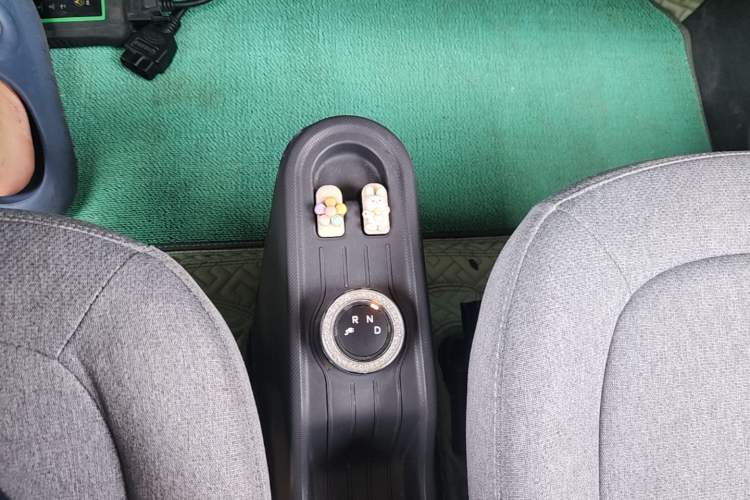Used Wuling Hongguang MINIEV 2022 Macaron Premium Model – Lithium Ternary Battery Gear Lever