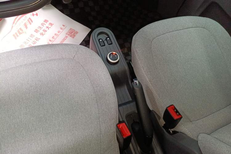 Used Wuling Hongguang MINIEV 2022 Macaron Premium Model – Lithium Iron Phosphate Gear Lever
