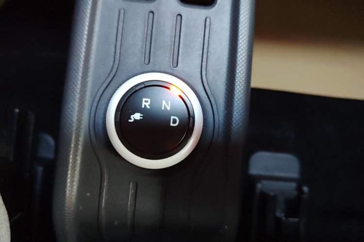 Used Wuling Hongguang MINIEV 2022 Macaron Premium Model – Lithium Iron Phosphate Gear Lever