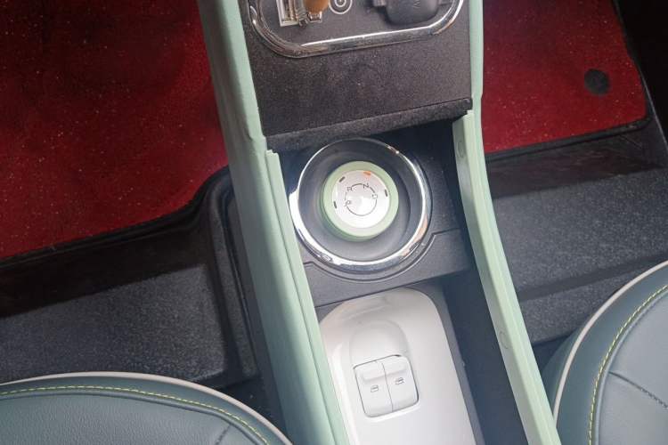 Used Wuling Hongguang MINIEV 2022 GAMEBOY 200km Gaming Edition with Lithium Iron Phosphate Gear Lever