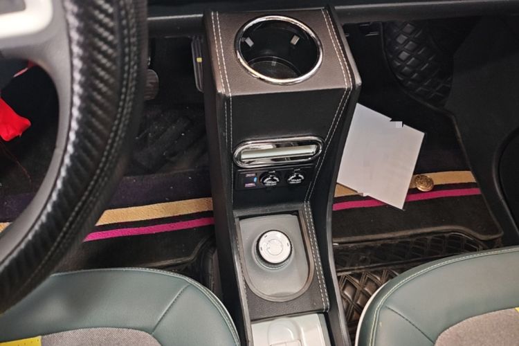 Used Wuling Hongguang MINIEV 2022 GAMEBOY 200km Gaming Edition with Lithium Iron Phosphate Gear Lever