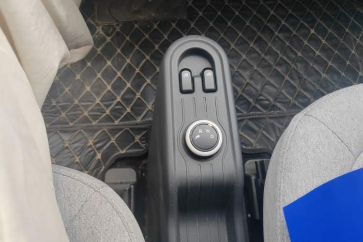 Used Wuling Hongguang MINIEV 2022 Macaron Premium Model – Lithium Iron Phosphate Gear Lever