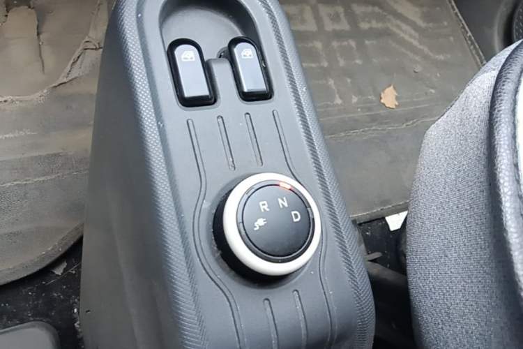 Used Wuling Hongguang MINIEV 2022 Macaron Premium Model – Lithium Iron Phosphate Gear Lever