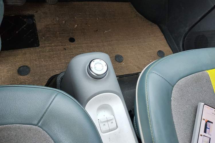 Used Wuling Hongguang MINIEV 2022 GAMEBOY 200km Gaming Edition with Lithium Iron Phosphate Gear Lever