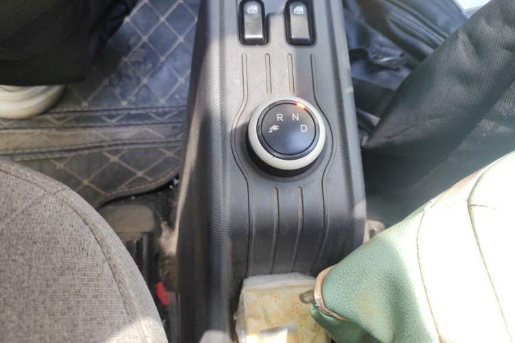 Used Wuling Hongguang MINIEV 2022 Macaron Premium Model – Lithium Iron Phosphate Gear Lever